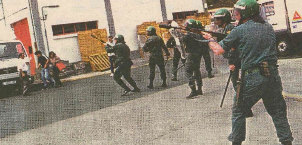 Los 25 años de la 'revolución de los percebes' en Cedeira: una batalla campal entre Policía y 'percebelleiros'