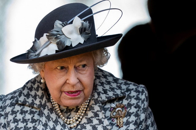 La reina Isabel II mantiene una audiencia virtual tras reaparecer en un evento público