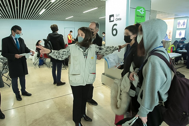 Galicia acogerá a 16 de las 116 personas refugiadas que llegan a España de Siria, Irán, Irak y Afganistán