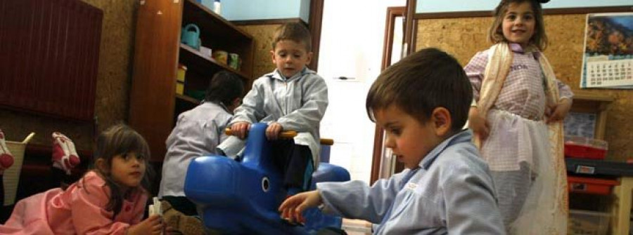 Un total de 526 menores de tres años solicitan plaza en los colegios de Ferrol