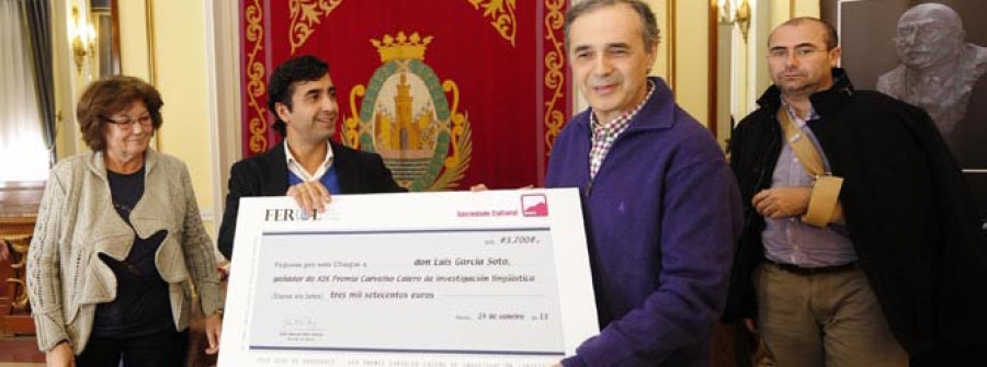 García Soto recibe  o Premio Carvalho Calero e reivindica  a figura do ferrolán