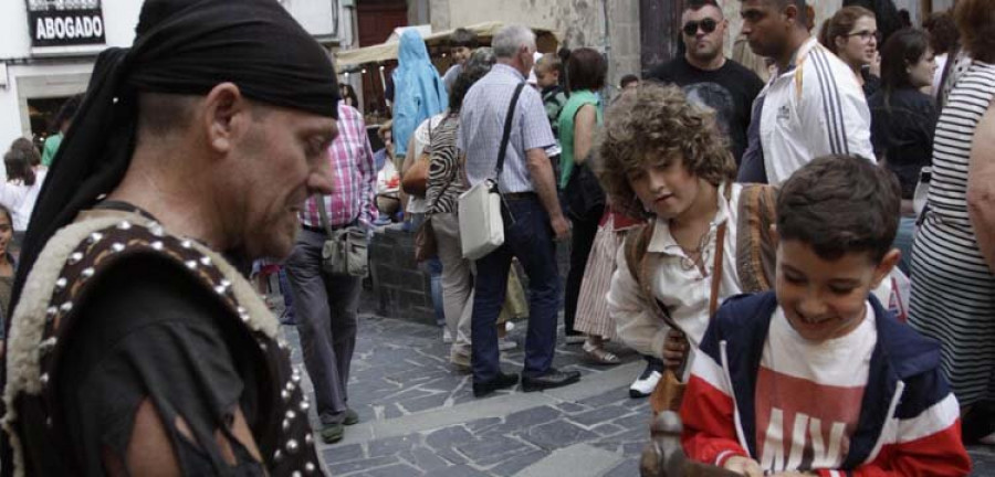 Miles de visitantes disfrutarán desde hoy del Feirón Medieval dos Andrade en Pontedeume