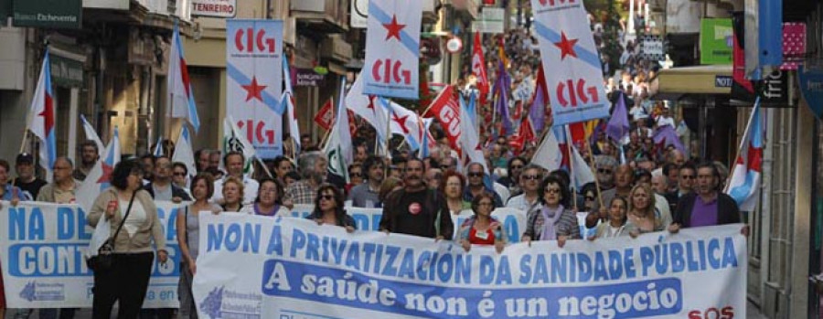 Miles de personas se manifestaron ayer contra los recortes en sanidad y educación