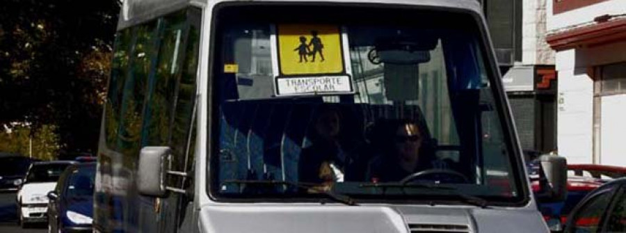 La DGT y la Policía Local inician una campaña de vigilancia en los autobuses del transporte escolar