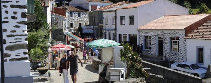 CEDEIRA - El Ayuntamiento adecenta el área recreativa de San Andrés de Teixido