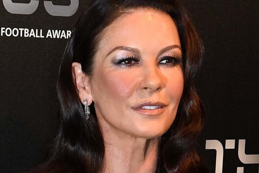 Catherine Zeta-Jones acude a la entrega de los premios “The Best”