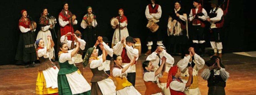 O grupo de danza Alxibeira do Padroado de Cultura de Narón comeza unha xira por Cuba