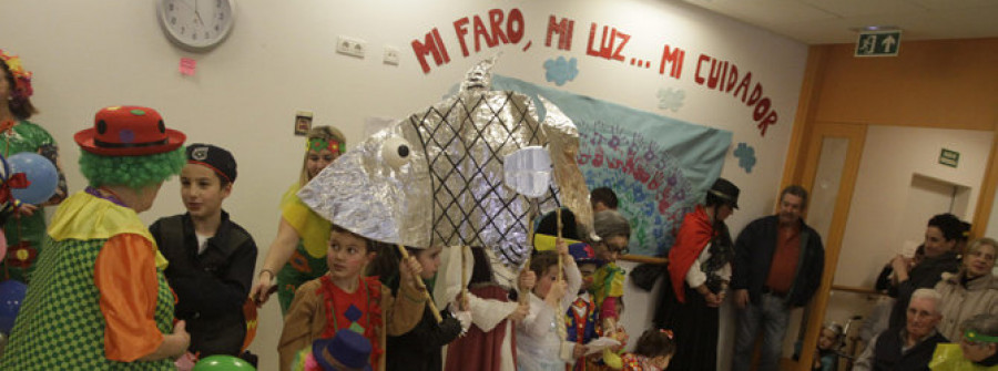 Los mayores de AFAL celebraron el Carnaval  con una fiesta familiar