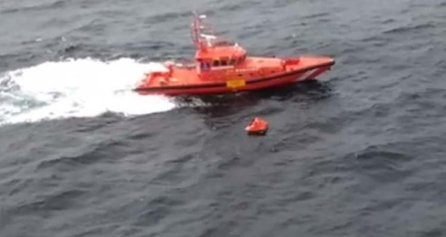 Rescatan en aparente buen estado a tres tripulantes de un pesquero que se hundió a cerca de de Cabo Prior