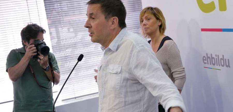 El PP y Ciudadanos piden a la Junta Electoral que excluya el lunes a Otegi