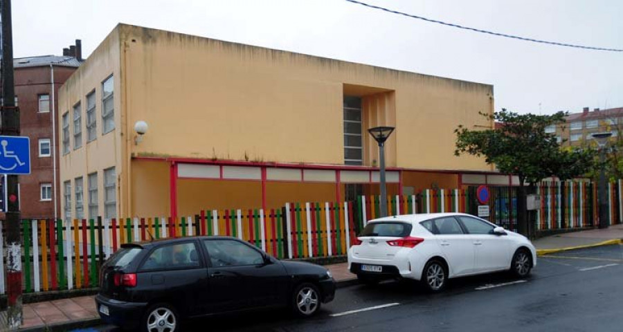 Mugardos finaliza la concesión de la escuela de Apelón como nuevo cuartel de la Guardia Civil
