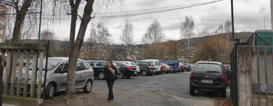 PONTEDEUME - ANPA y docentes del IES Fraga llevan al TSXG la cesión del campo de fútbol