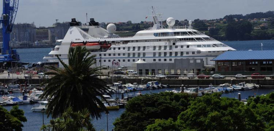 El puerto de Ferrol consigue diez nuevas escalas de cruceros y bate su récord con 25 atraques durante 2016