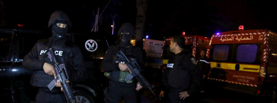 Un atentado contra un bus militar en Túnez deja al menos a once muertos