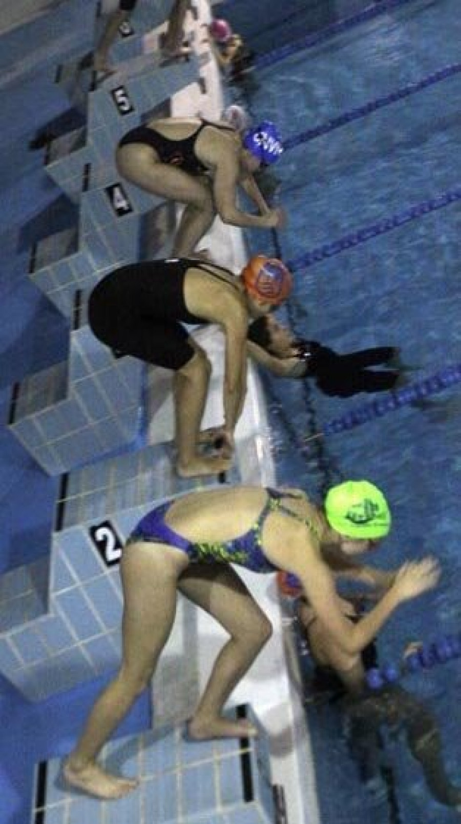 El Natación Ferrol ganó la segunda sesión en Carballo