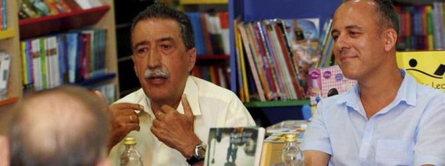 Gutiérrez converte en voz os relatos de Vicente Araguas