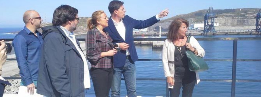 El PSOE asegura que el trazado elegido para el tren al puerto hipoteca el futuro