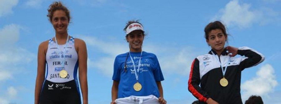 El Triatlón Ferrol logró once medallas en la prueba