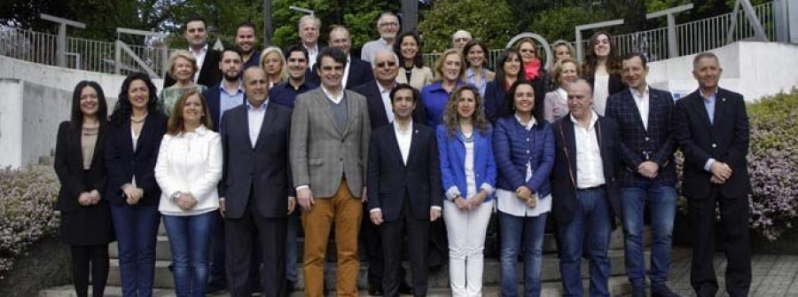 Cuatro ediles se caen de la lista del PP,  que busca el cambio desde la estabilidad