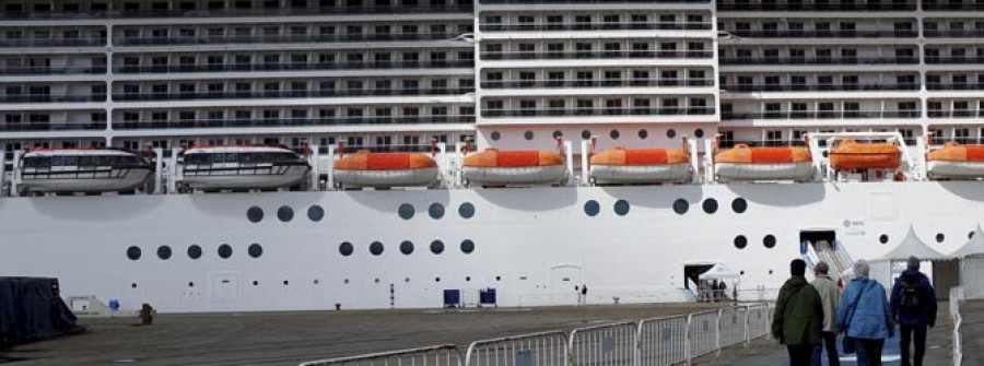 El gigante del mar “MSC Splendida” trajo a Ferrol más  de 5.000 personas