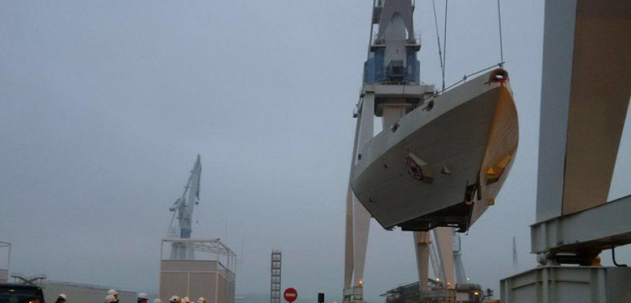 Navantia pone a flote en un acto interno el buque de acción marítima “Furor”