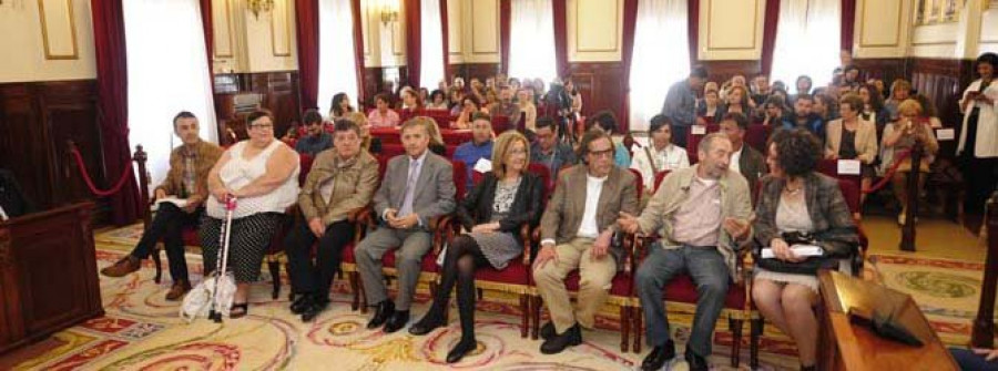 Los funcionarios celebran su patrona pidiendo al gobierno “pasar aos feitos”