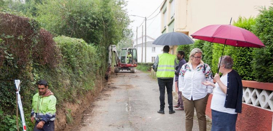 El Concello de Fene da el pistoletazo de salida a las obras de reparación de la calle Travesa