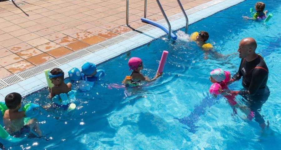 San Sadurniño incrementa las entradas a su piscina este verano