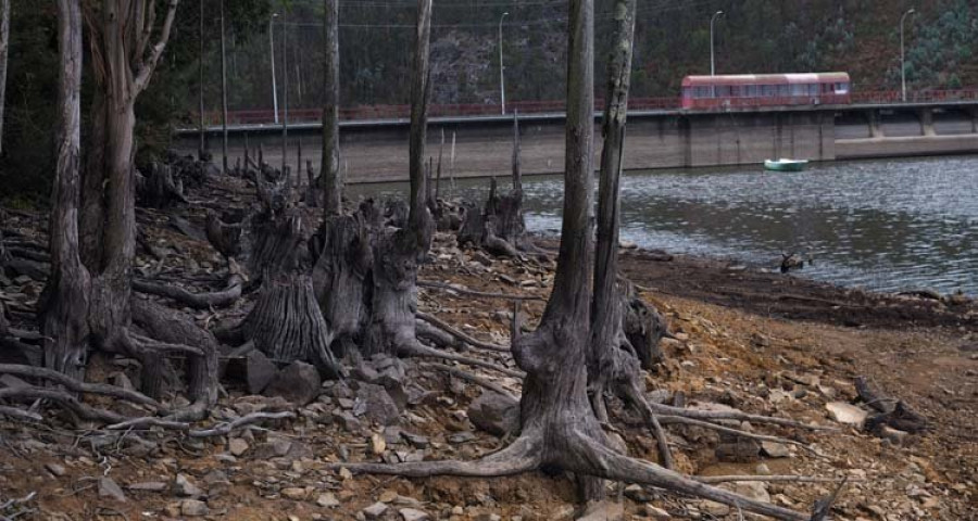 El volumen de agua del embalse de 
As Forcadas es el 
más bajo registrado 
en la última década