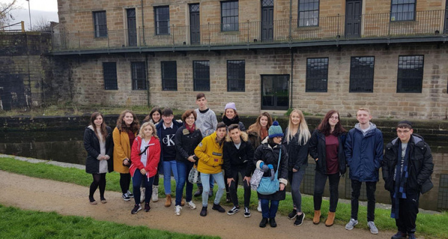 Alumnos del Leixa potencian su inglés en un intercambio con un centro de Manchester