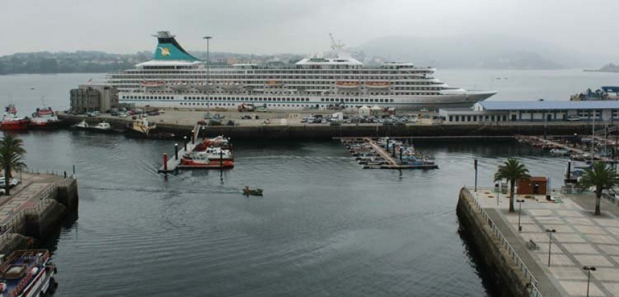 El Puerto cierra el mes con 
el paso de 10.300 cruceristas