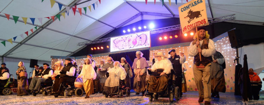 Música, comparsas y  la típica degustación  de cocido en el  día grande del Carnaval naronés