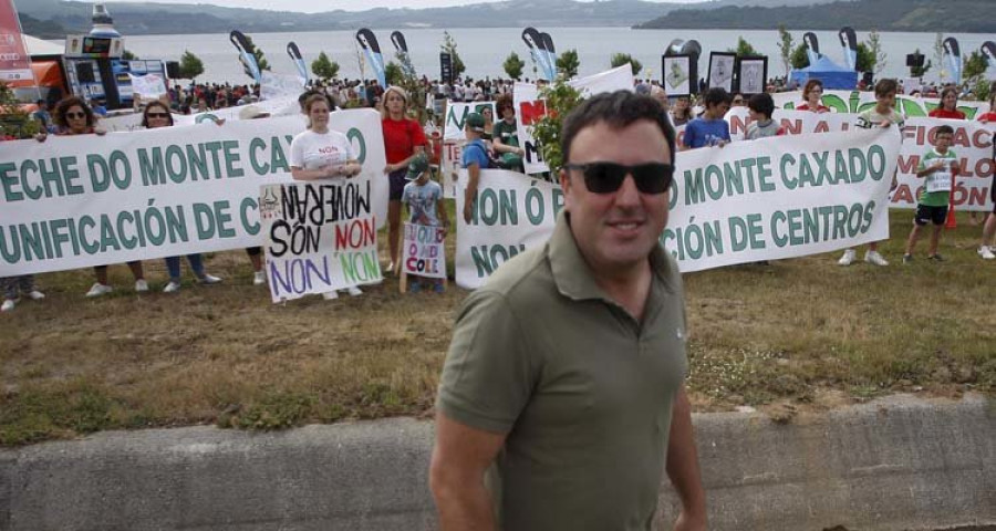 Afectados por la clausura del colegio Monte Caxado inician hoy un encierro de 24 horas