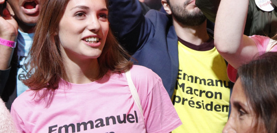 Socialistas y conservadores salen en tromba en apoyo de Macron para frenar a Le Pen