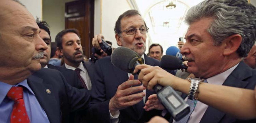 Rajoy ya espera a 
la investidura de mañana tras recibir el “no” de 180 diputados