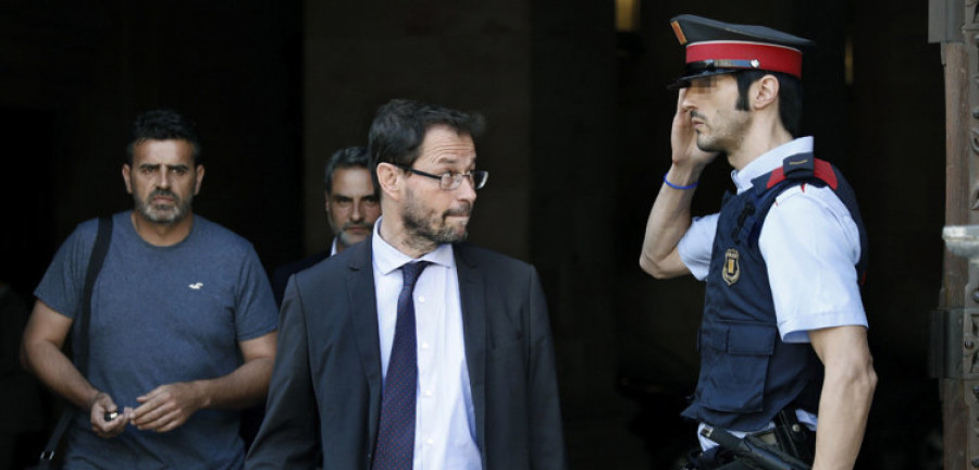 La Guardia Civil se lleva de la Generalitat datos del exconseller Gordó a cuatro días  de declarar por el 3%