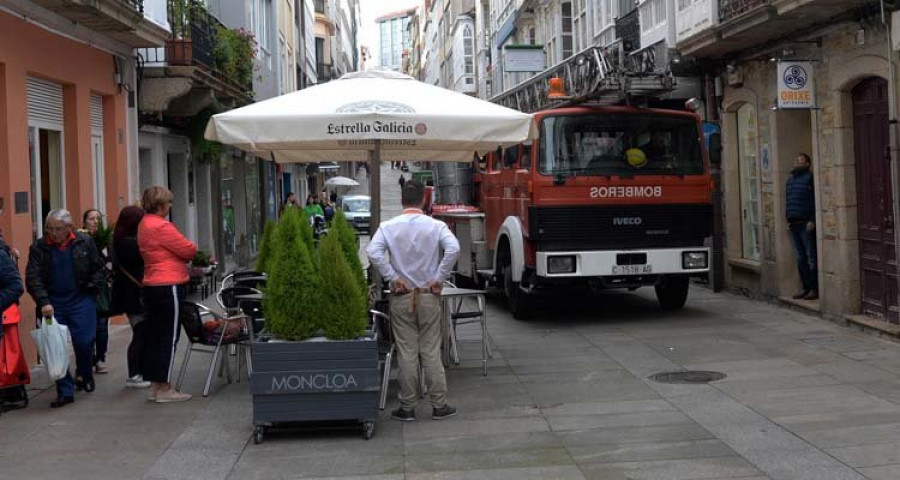 Los fuertes vientos causaron ayer incidencias menores en la comarca