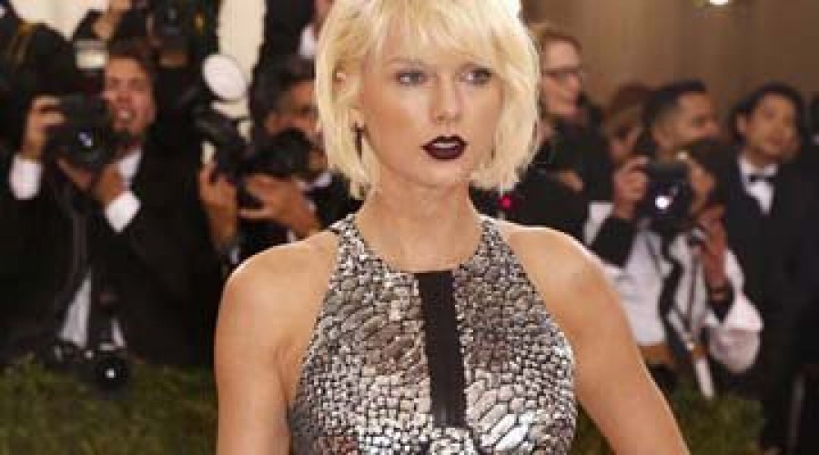 Taylor Swift, pendiente de su novio, que sufrió un accidente