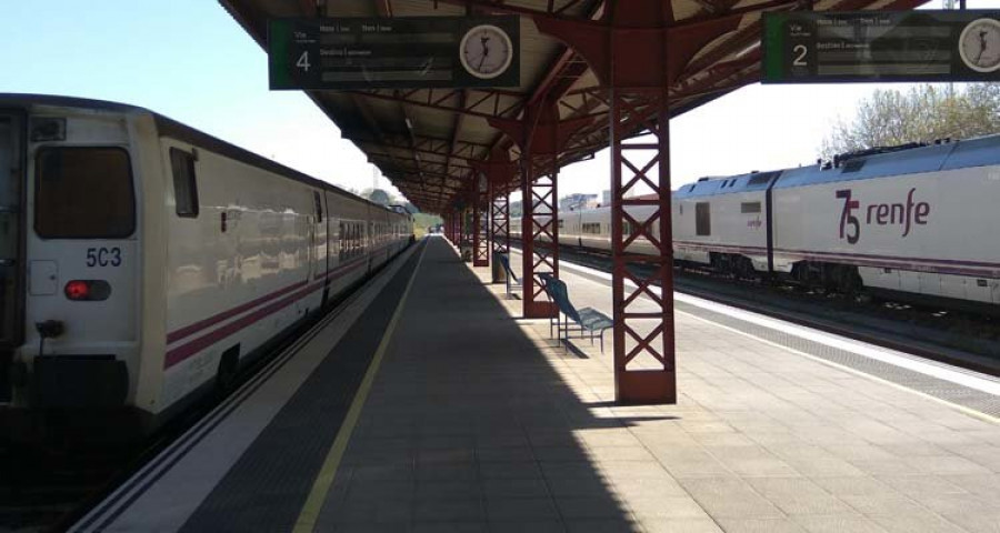 El tren Ferrol-Ribadeo añade a sus deficiencias la supresión de once servicios el pasado lunes
