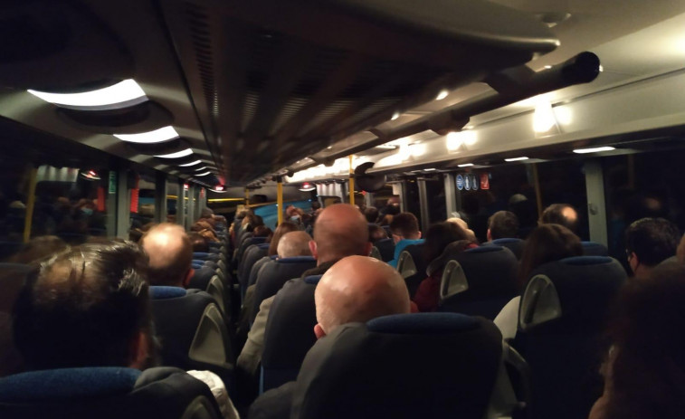 Horarios y escasas paradas, más quejas al servicio entre Ferrol y Coruña de Monbus