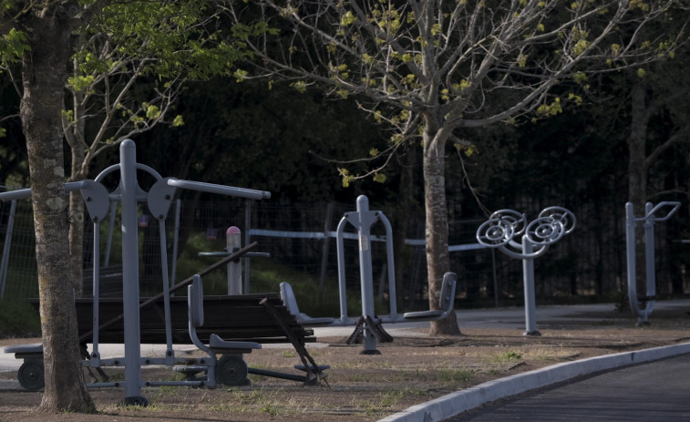 El carril-bici de A Malata y el parque biosaludable se recuperan tras las obras de saneamiento