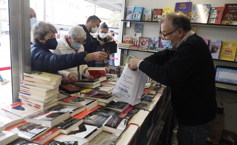 Ilusión e optimismo entre os libreiros no regreso da feira literaria de Ferrol