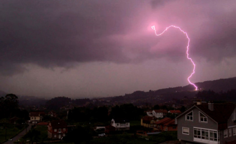 Galicia, en alerta por fuertes tormentas, que se esperan a partir de las 15.00 horas