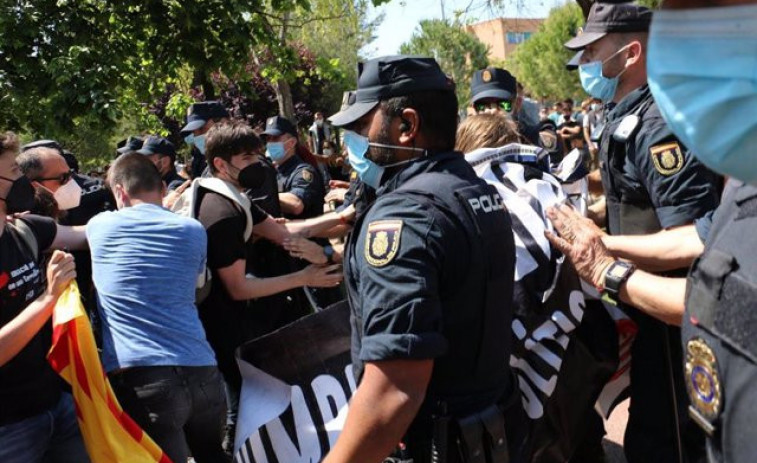 Dos detenidos en una protesta durante la visita de Felipe VI a la Universidad Jaume I