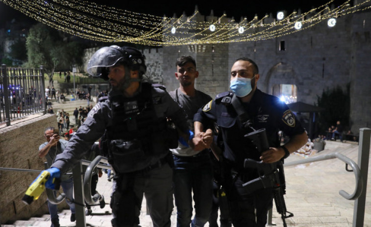 Más de 200 palestinos heridos en los disturbios con israelíes en Jerusalén