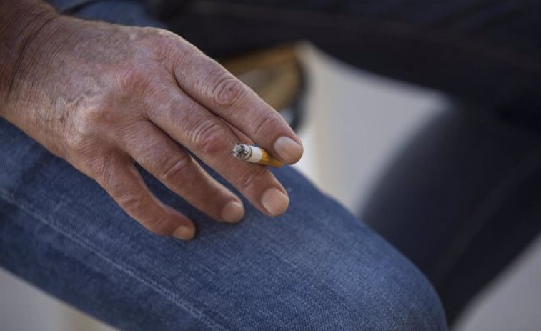 Casi el 40% de los fumadores no permitiría fumar en las terrazas por el riesgo de contagio de Covid-19s