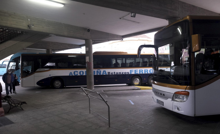 Arrecian las quejas por el servicio de autobuses entre Ferrol y A Coruña