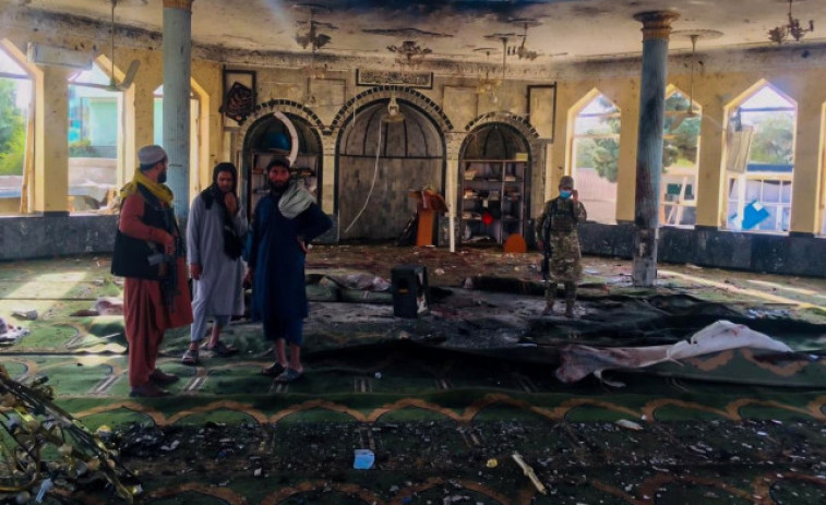 Funeral masivo tras el atentado del Estado Islámico en Afganistán con al menos 80 muertos