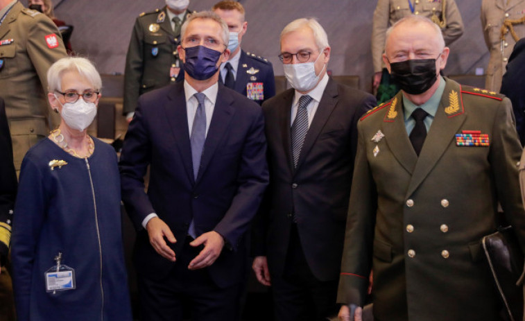 La OTAN y Rusia no ceden  en sus posiciones, pero tampoco se cierran al diálogo