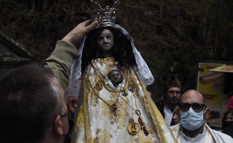 Denuncian el robo de las joyas de la Virgen del Nordés en la ermita de Chamorro